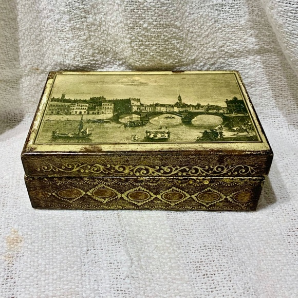 🎁 FLORENTINE BOX VTG DISTRESSSED - Picture 1 of 6